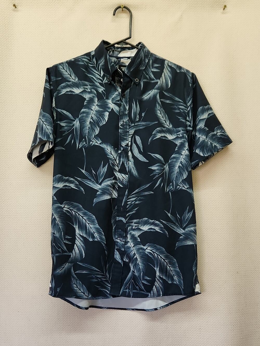 Men's Navy Tropical Leaf Short-Sleeve Button-Down Shirt